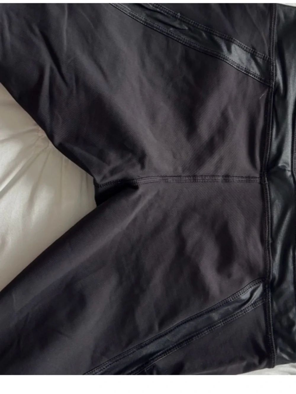 lululemon athletica Black and White Logo Active bottom. - Picture 7 of 7